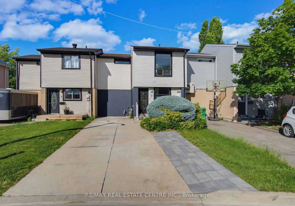 7-great-oak-court-brampton-ontario-w13438918