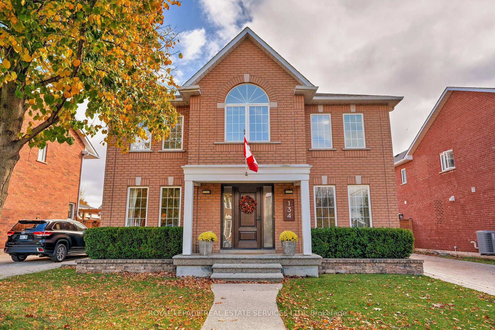 134-westchester-road-oakville-ontario-w13439090