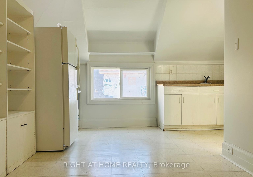 60-long-branch-avenue-etobicoke-ontario-w13439328