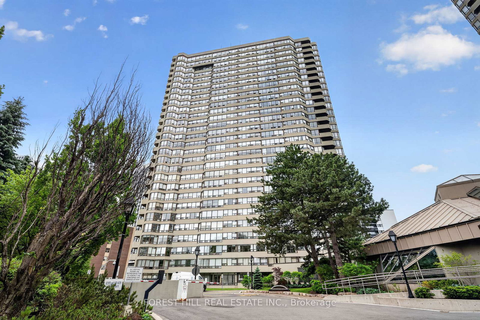 1300-islington-avenue-etobicoke-ontario-w13439342