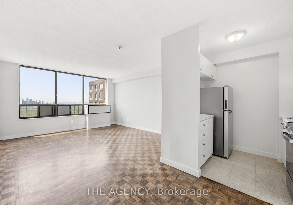2360-dundas-street-w-toronto-ontario-w13439664