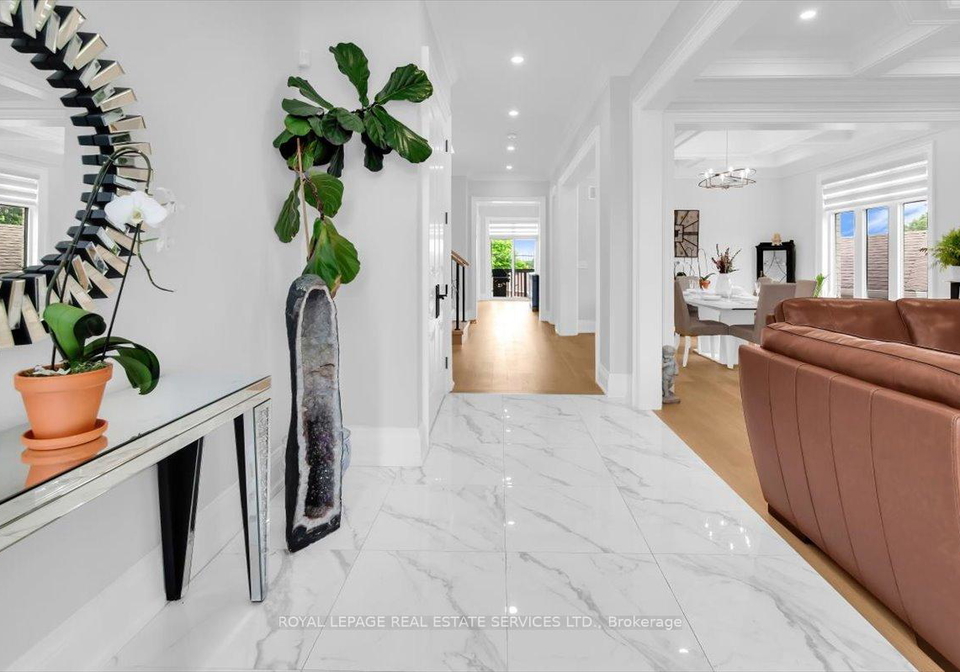 56-battersea-crescent-north-york-ontario-w13439900