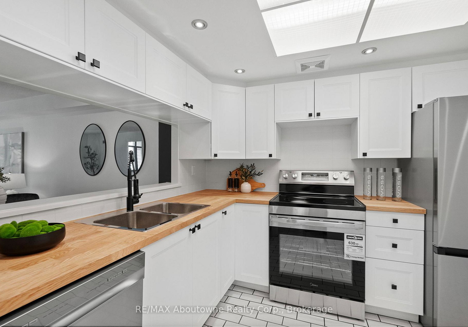 300-webb-drive-mississauga-ontario-w13440012