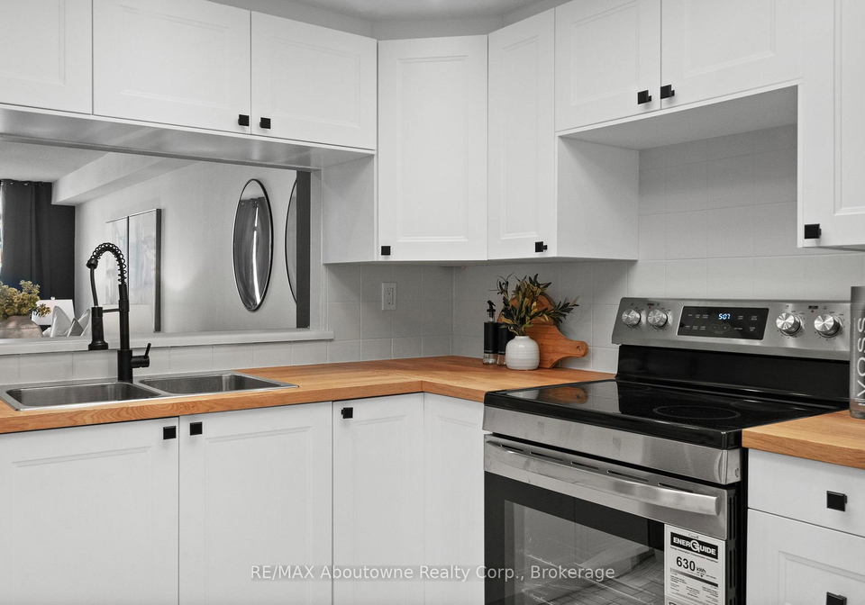 300-webb-drive-mississauga-ontario-w13440012