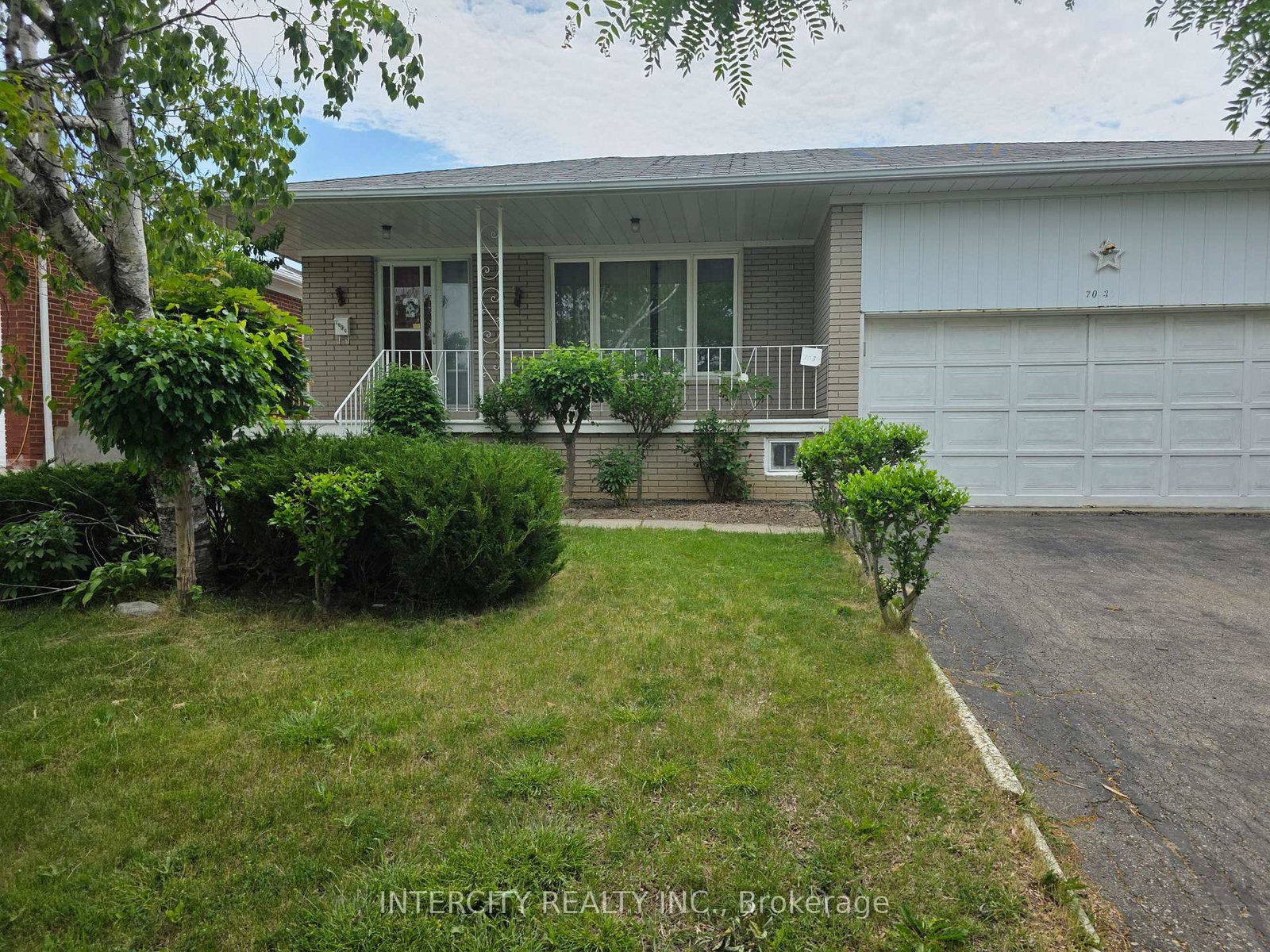 7030-darcel-avenue-mississauga-ontario-w13440046