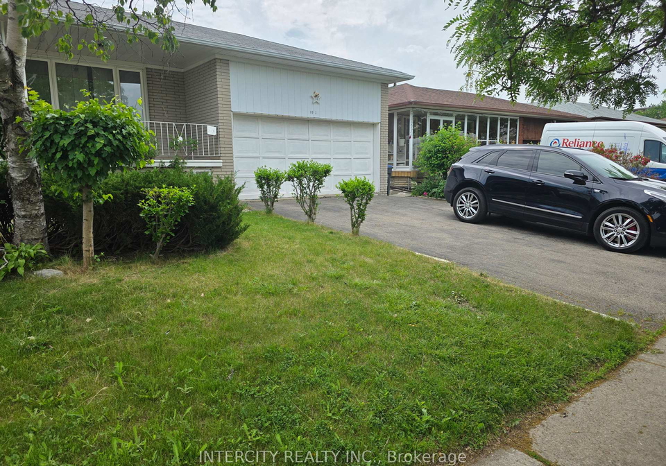 7030-darcel-avenue-mississauga-ontario-w13440046