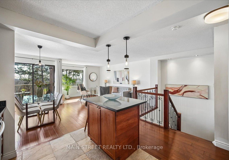 1000-cedarglen-gate-mississauga-ontario-w13440112