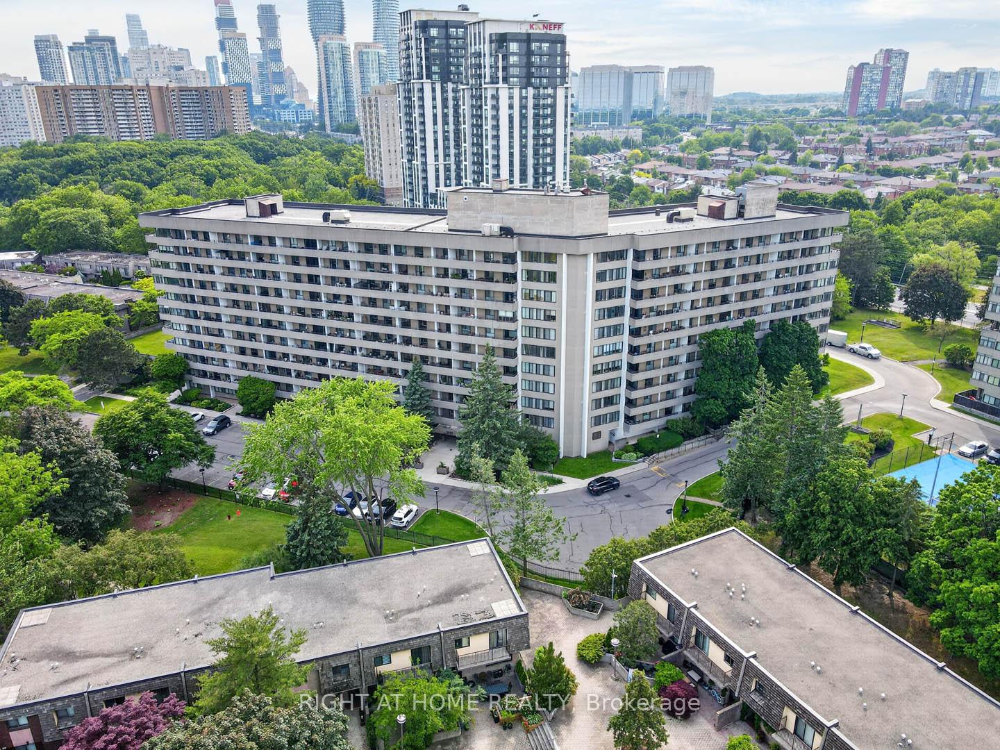1320-mississauga-valley-boulevard-mississauga-ontario-w13440252