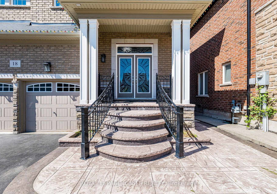 18-monkton-circle-brampton-ontario-w13440364