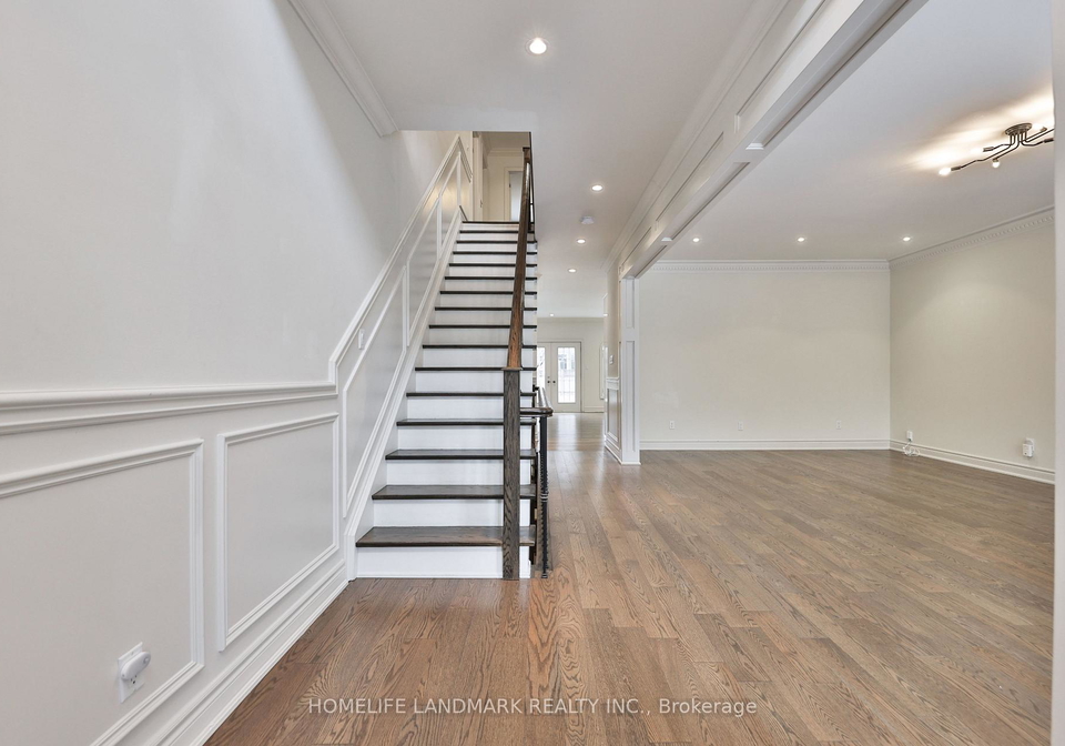 112-kingsway-crescent-etobicoke-ontario-w13440388