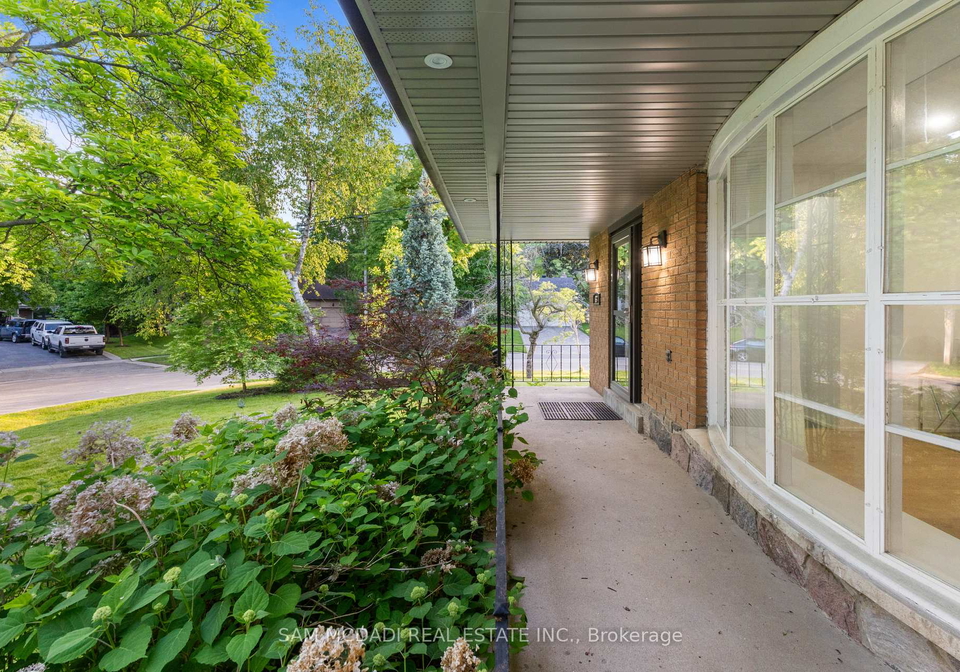 63-maplewood-road-mississauga-ontario-w13440490