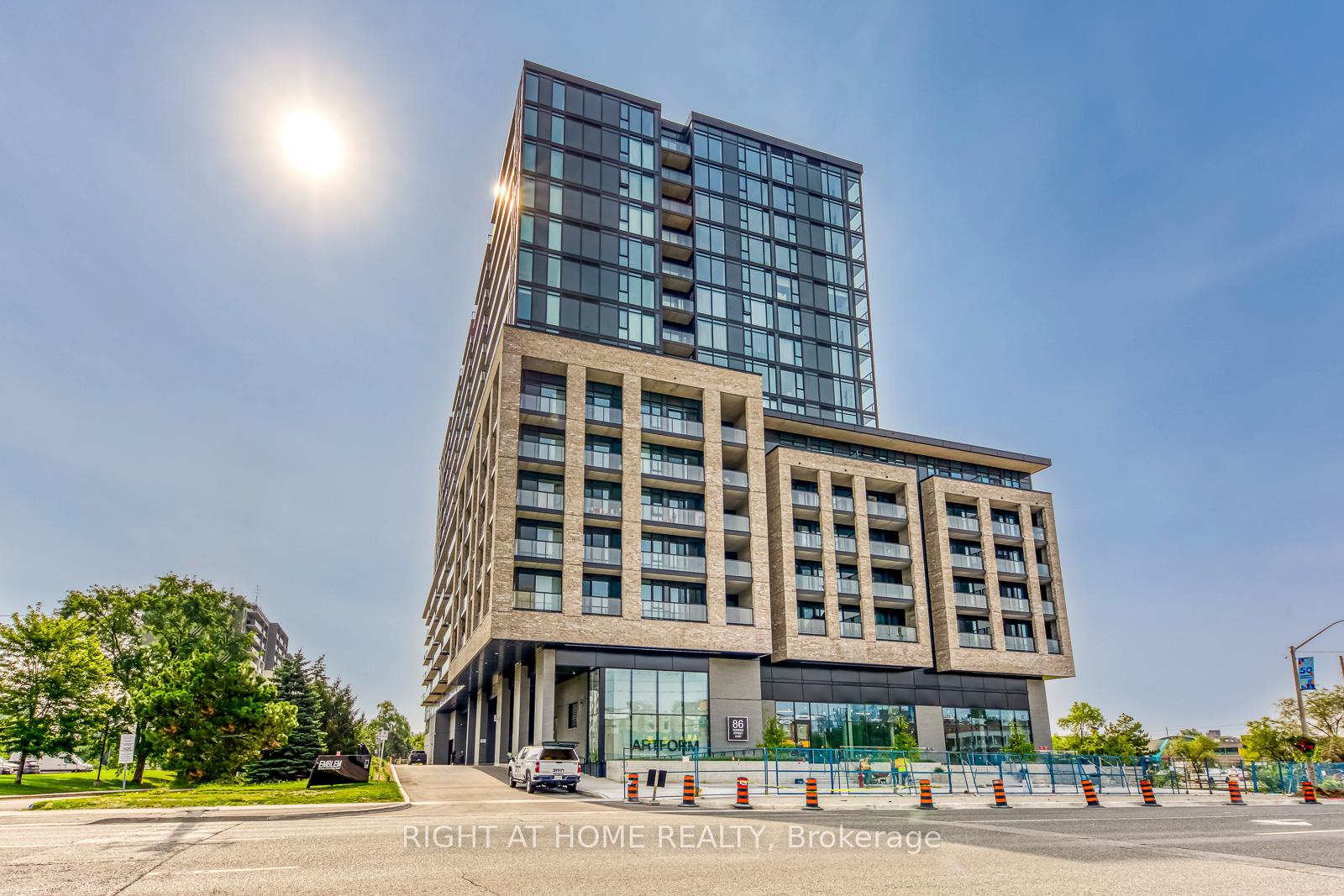 86-dundas-street-e-mississauga-ontario-w13441064