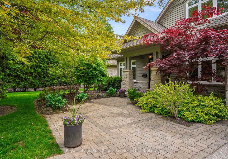 370-christina-drive-oakville-ontario-w13441094