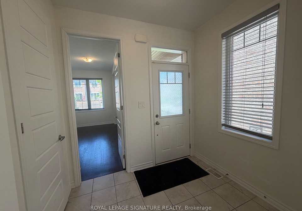1378-day-terrace-milton-ontario-w13441260