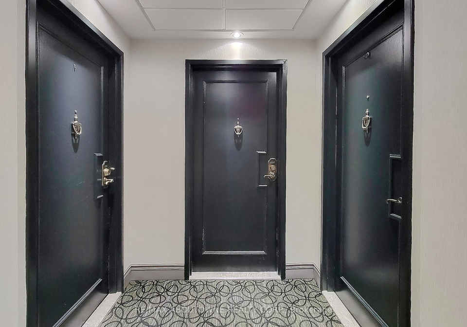 1359-white-oaks-boulevard-oakville-ontario-w13441304