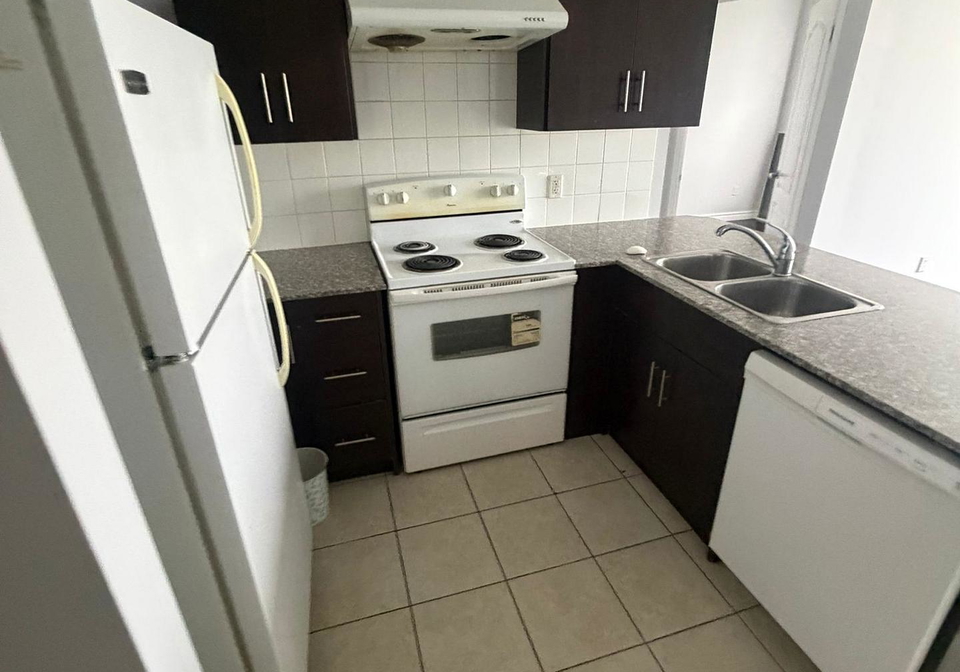 7405-goreway-drive-mississauga-ontario-w13441336