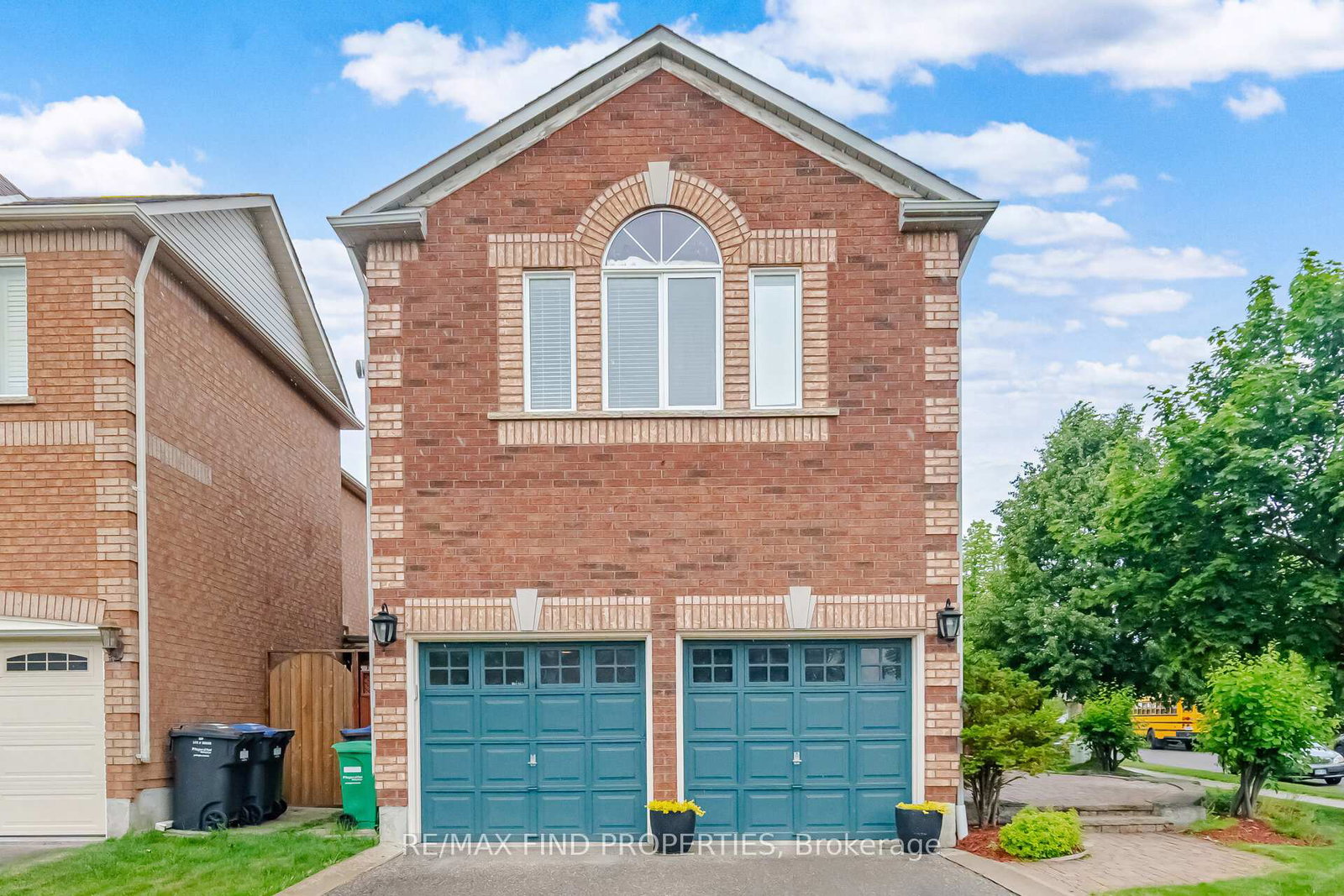 2-summerdale-crescent-brampton-ontario-w13441556