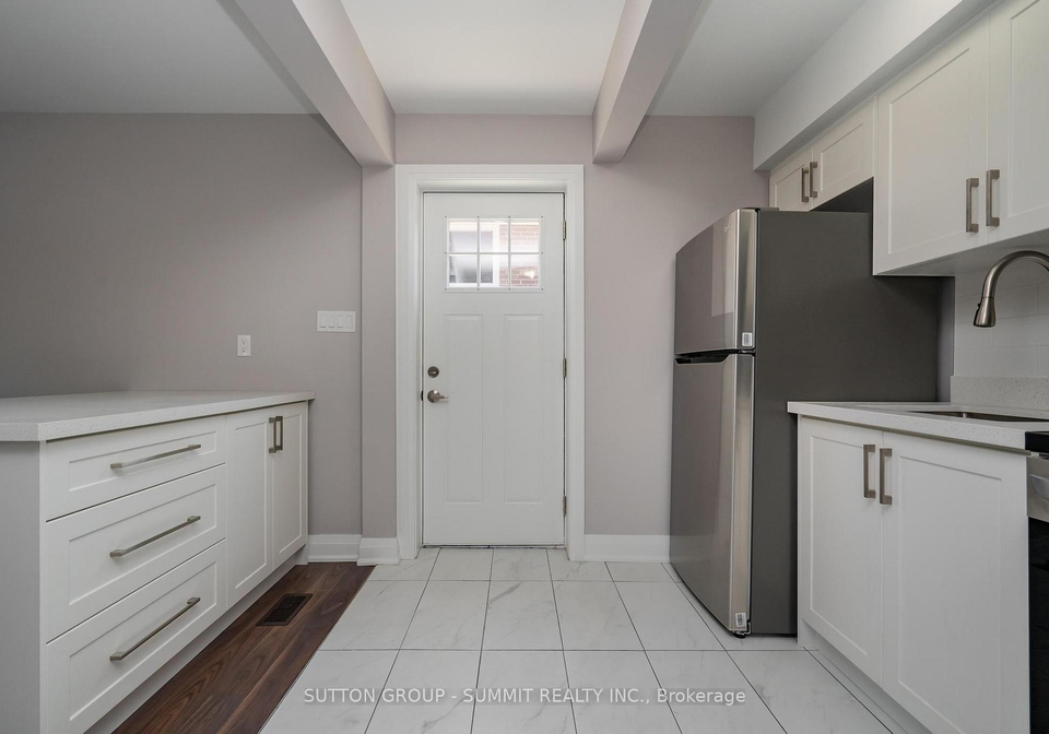 208-giltspur-drive-york-ontario-w13441990