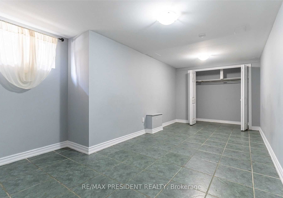 17-manitou-crescent-brampton-ontario-w13441994