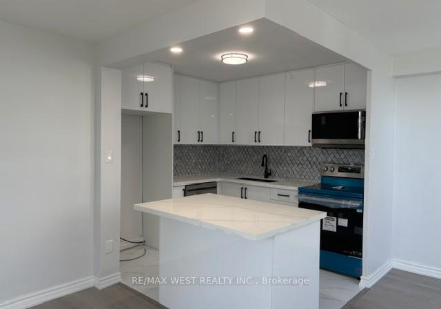 2345-confederation-parkway-mississauga-ontario-w13442082