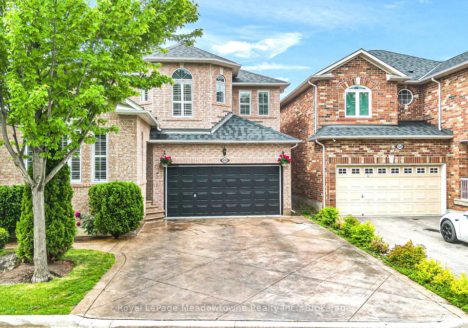 1201-fox-crescent-milton-ontario-w13442240
