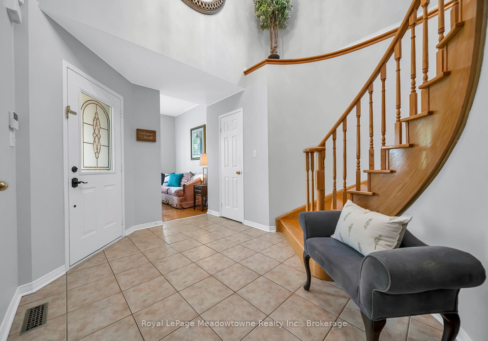 1201-fox-crescent-milton-ontario-w13442240
