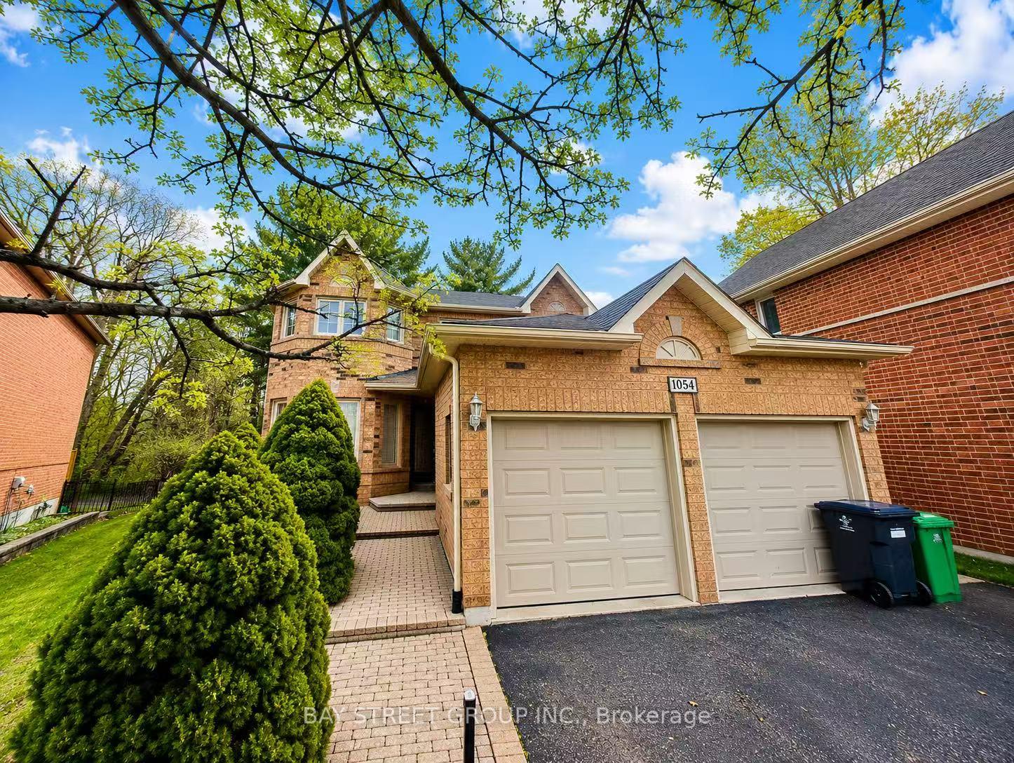 1054-chateau-court-mississauga-ontario-w13442486