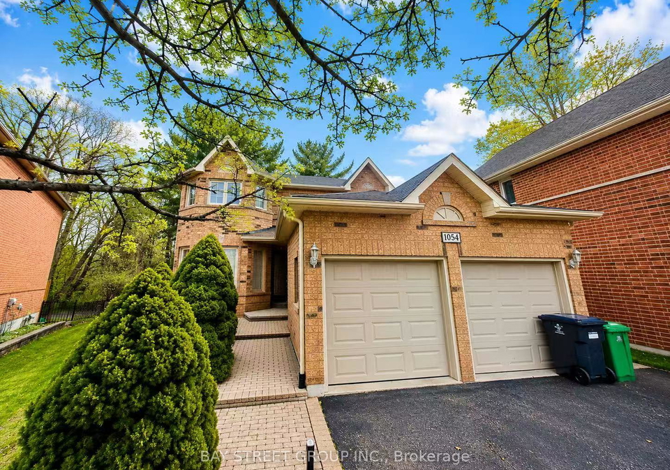 1054-chateau-court-mississauga-ontario-w13442486