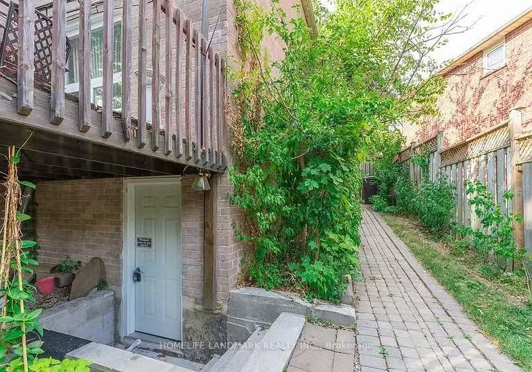 716-savoy-crescent-mississauga-ontario-w13442580