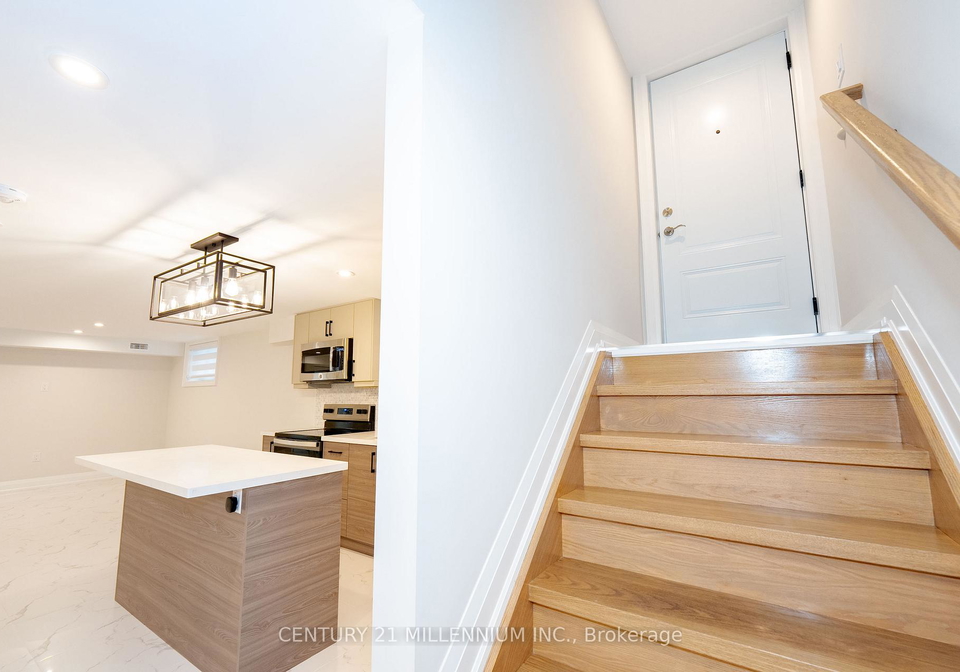 31-mariposa-avenue-toronto-ontario-w13442900