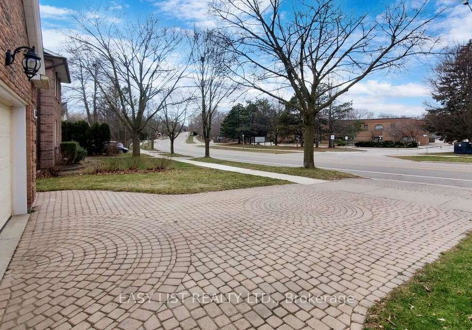 855-queen-street-w-mississauga-ontario-w13442956
