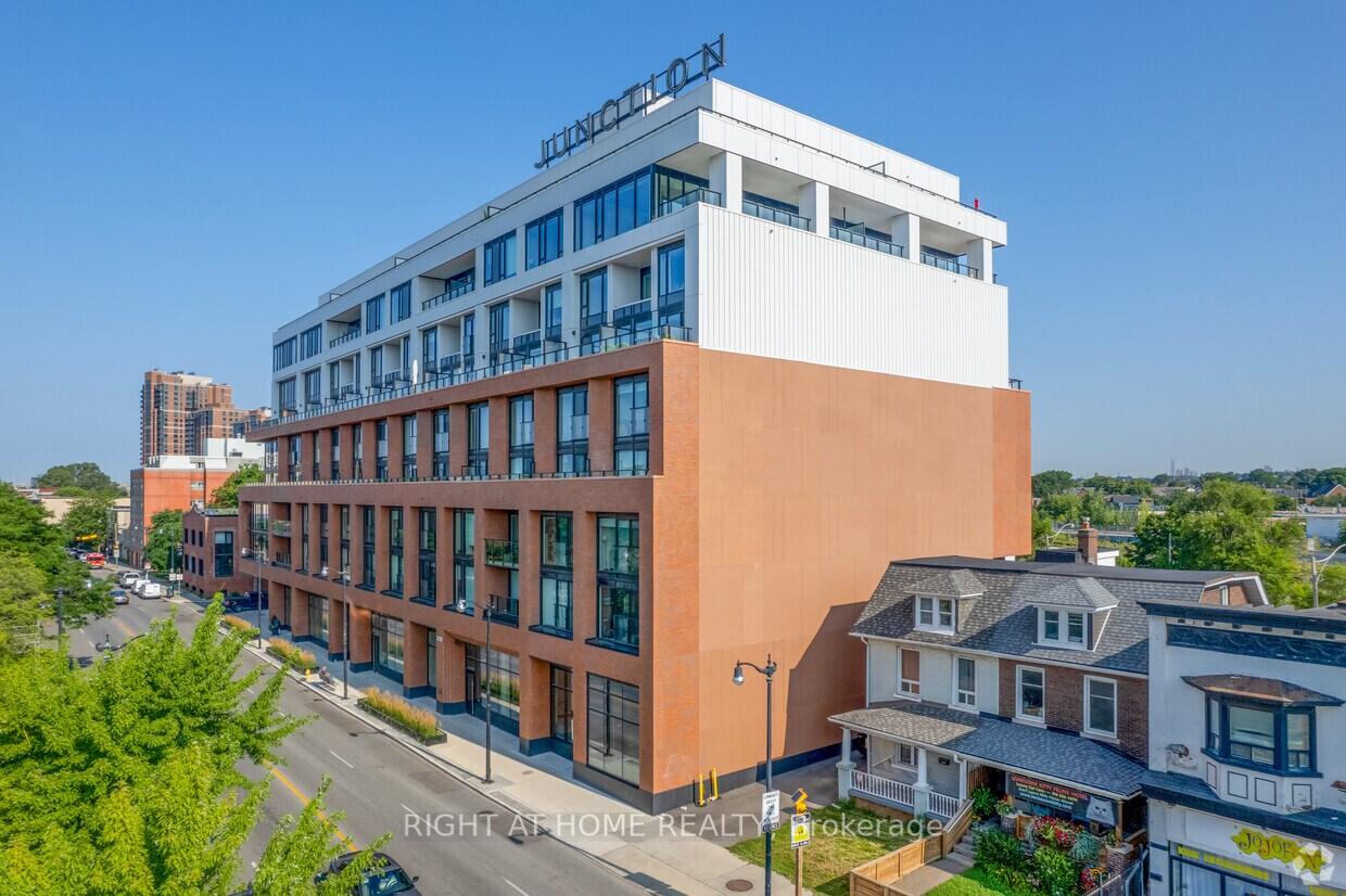 2720-dundas-street-w-toronto-ontario-w13443110