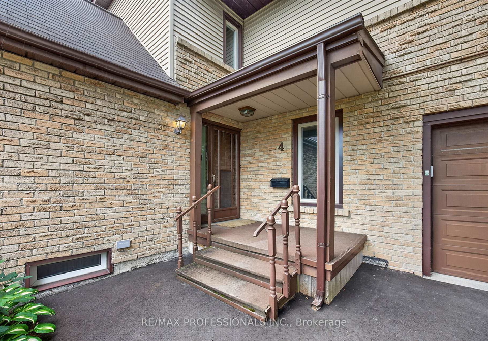 4-bigham-crescent-etobicoke-ontario-w13443216