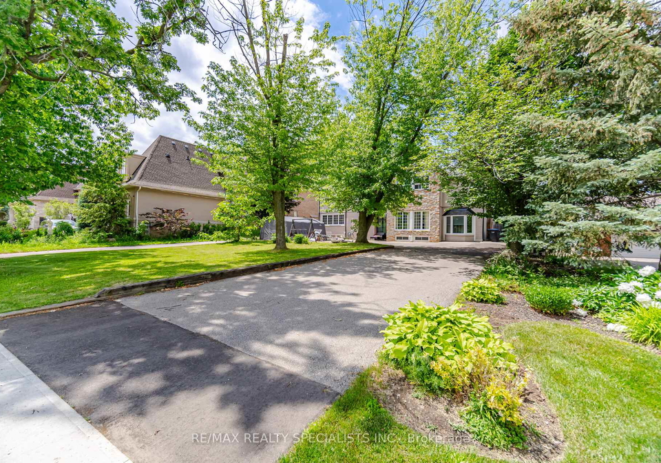 709-queensway-w-mississauga-ontario-w13443270