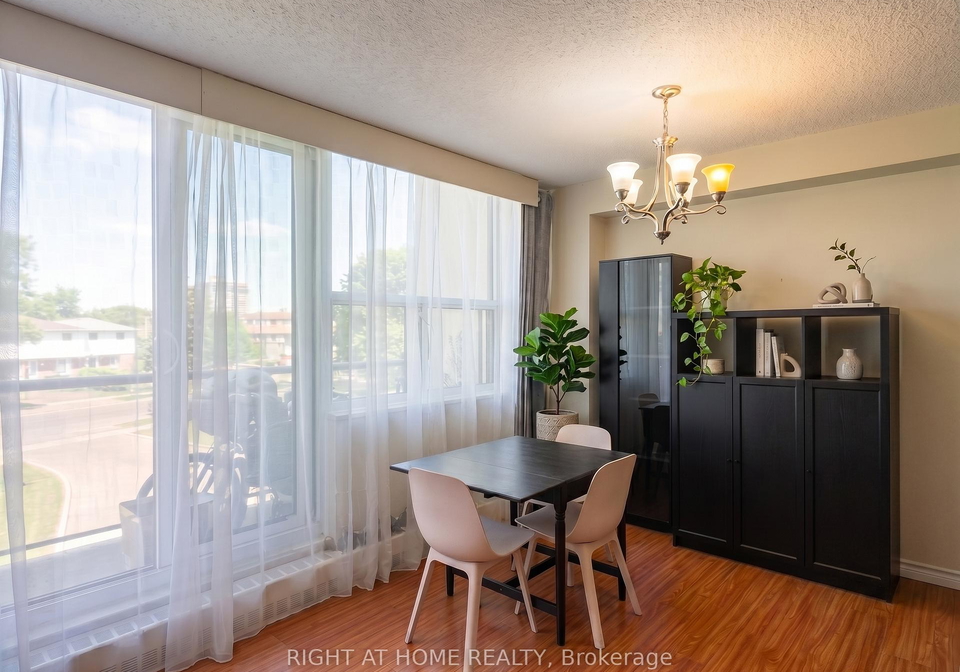 1050-stainton-drive-mississauga-ontario-w13443338