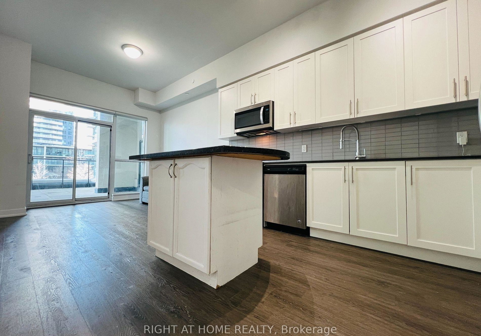 4055-parkside-village-drive-mississauga-ontario-w13443674