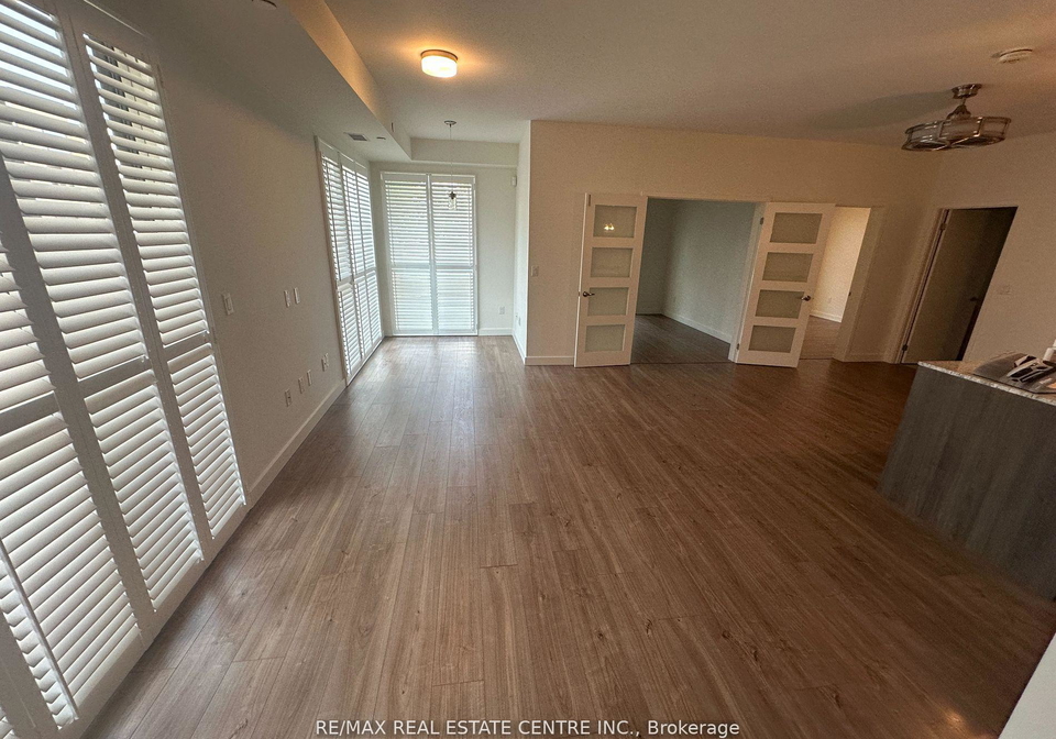 150-sabina-drive-oakville-ontario-w13443904