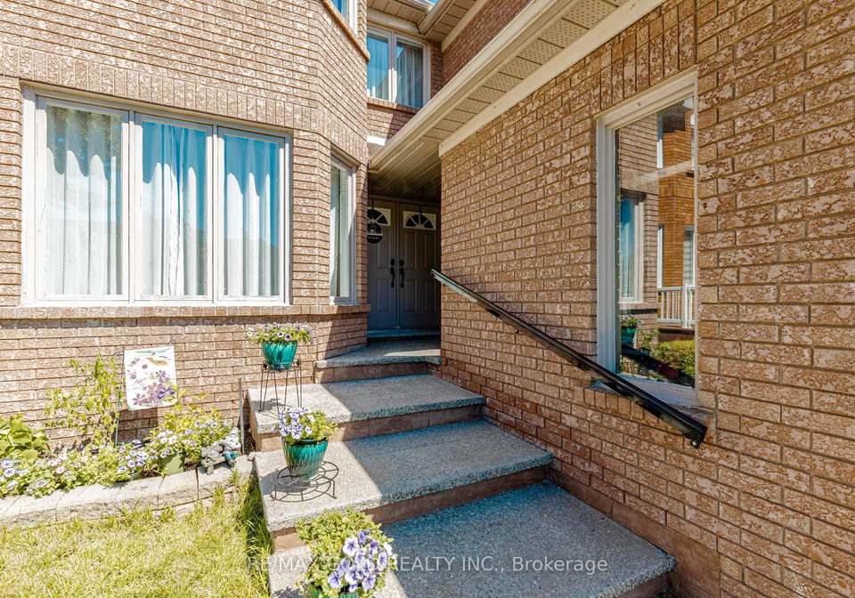 25-adirondack-crescent-brampton-ontario-w13444568