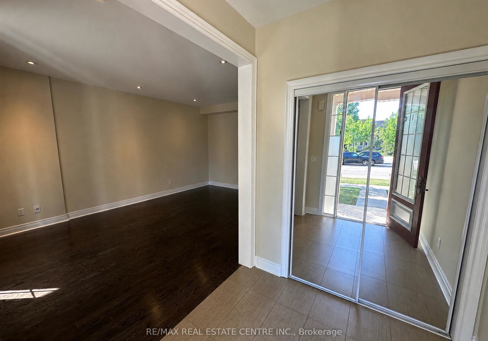 2491-postmaster-drive-oakville-ontario-w13444572