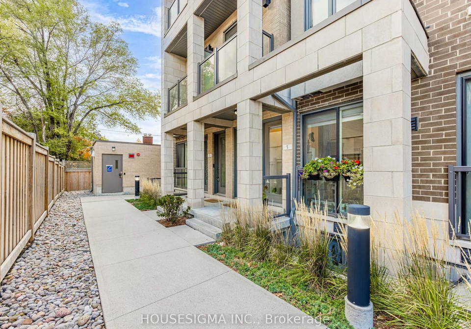 713-lawrence-avenue-w-north-york-ontario-w13444592