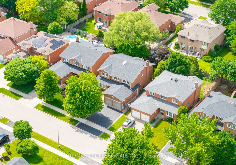 1311-greenridge-circle-oakville-ontario-w13445342