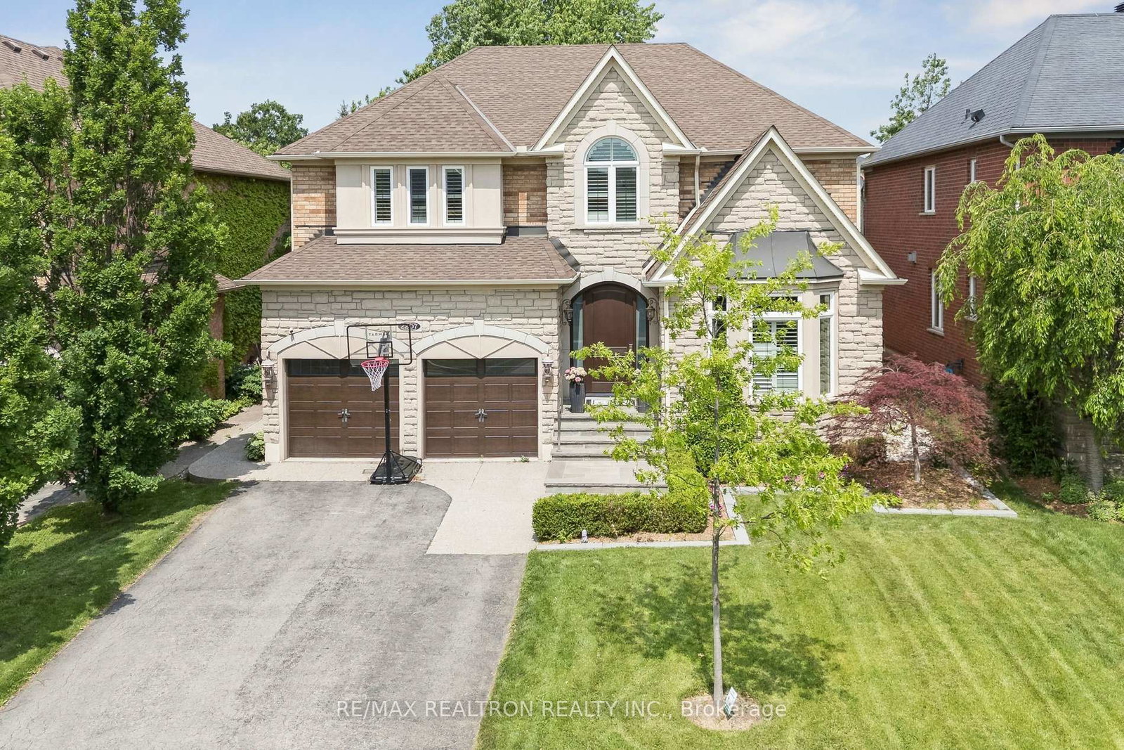 2207-mariposa-road-oakville-ontario-w13445576