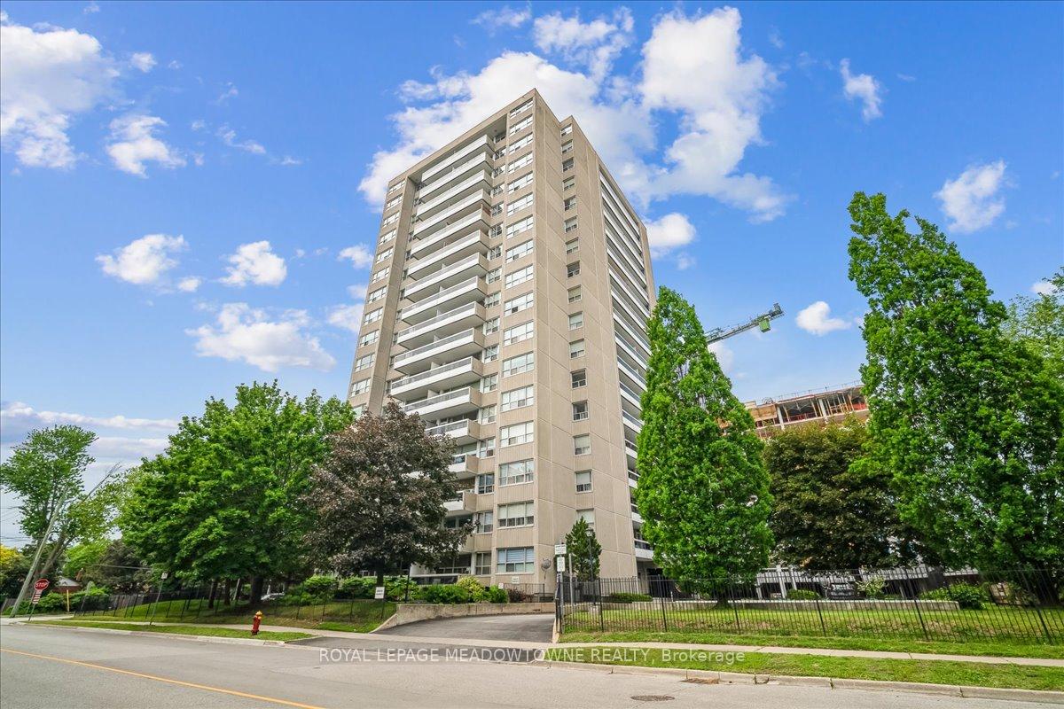 2263-marine-drive-oakville-ontario-w13445686