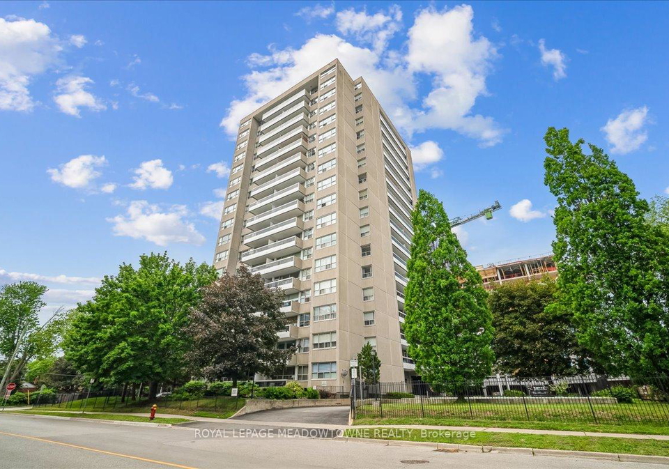 2263-marine-drive-oakville-ontario-w13445686