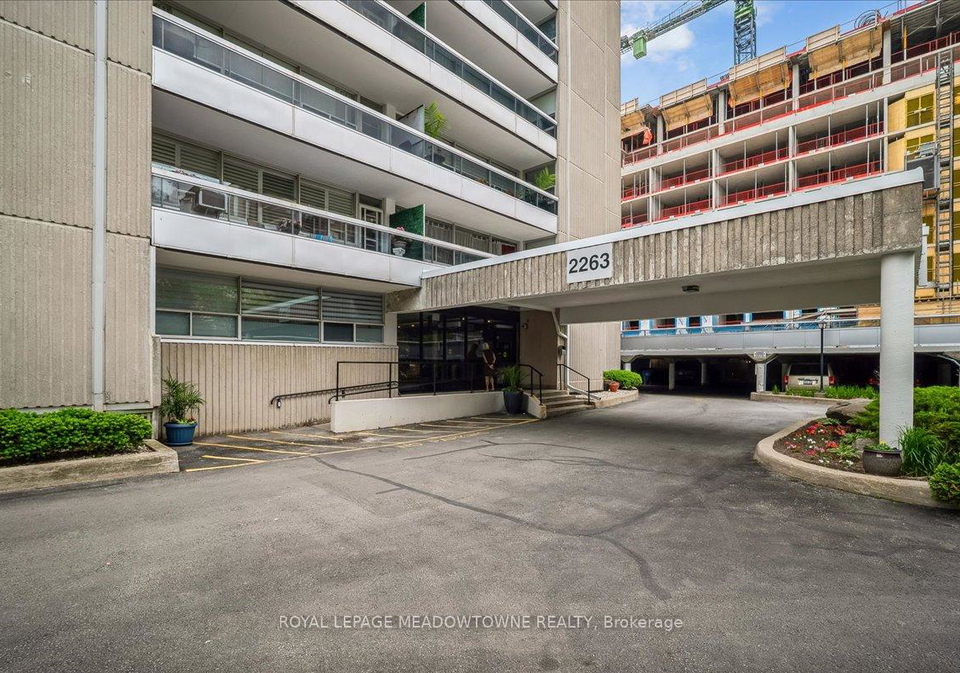 2263-marine-drive-oakville-ontario-w13445686