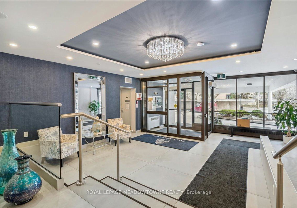 2263-marine-drive-oakville-ontario-w13445686
