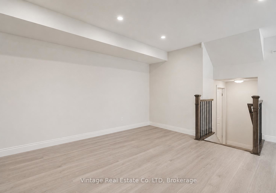 126-christopher-road-oakville-ontario-w13445914