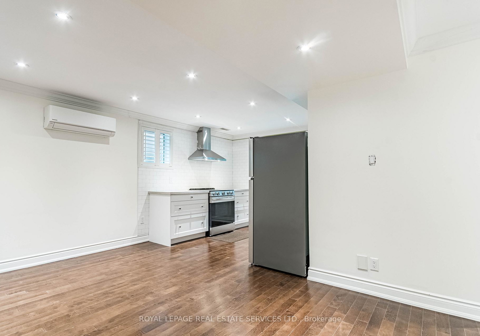 64-grenview-boulevard-s-etobicoke-ontario-w13446076