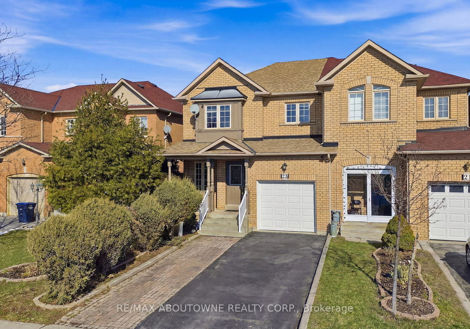 23-arabia-gate-brampton-ontario-w13446144