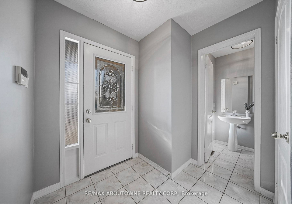 23-arabia-gate-brampton-ontario-w13446144